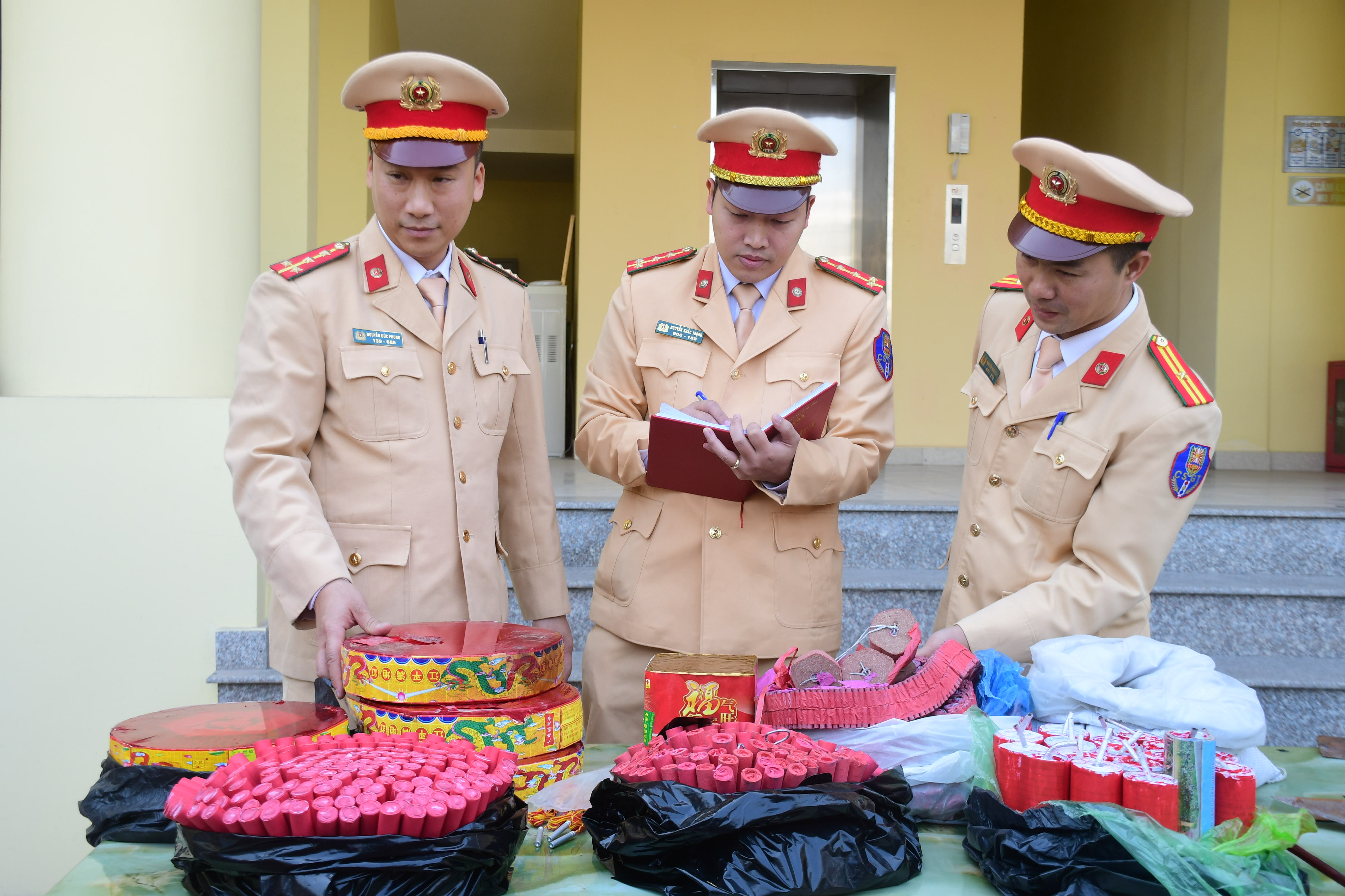 Tình hình tai nạn giao thông, cháy, nổ và xử lý hành chính về trật tự an toàn giao thông toàn quốc tháng 12 năm 2022